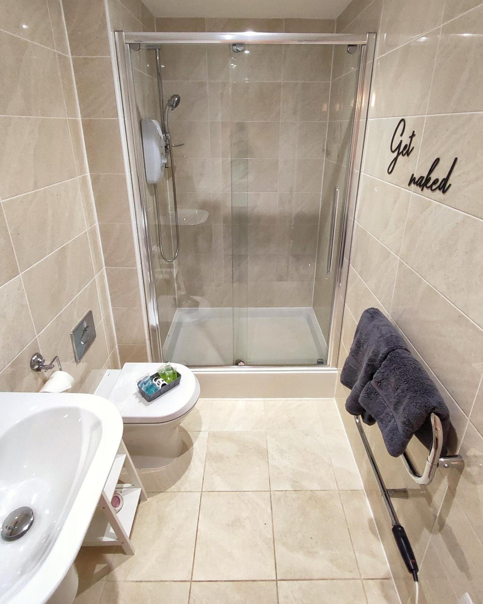 Duplex Apartment In Leeds With King Size Bed - Long Stay Rates Available Luaran gambar