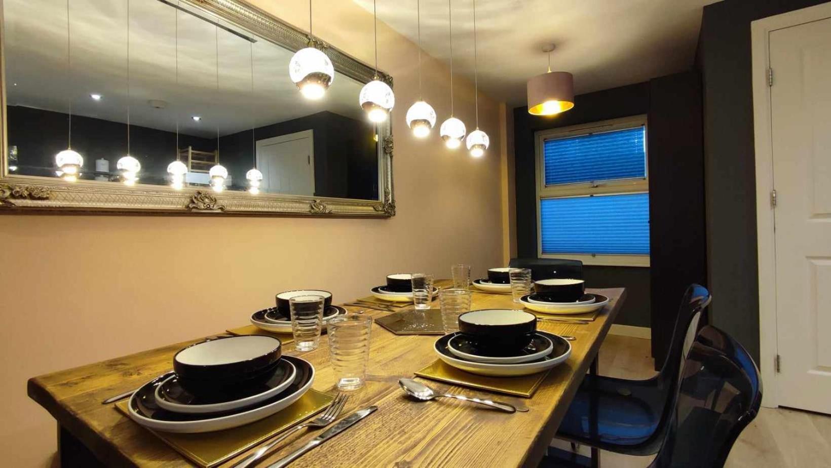 Duplex Apartment In Leeds With King Size Bed - Long Stay Rates Available Luaran gambar